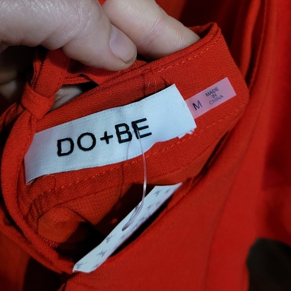 NWT DO+BE backless red romper. Women's medium - Picture 3 of 3